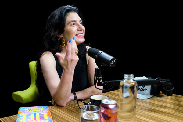 JENNIFER PASTILOFF_Ep924____Carousel_910x607-10