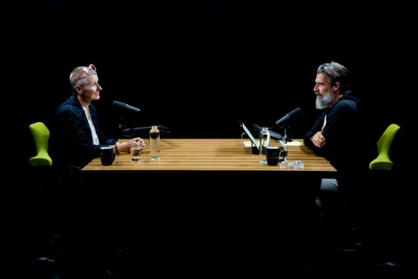 ELIZABETH GILBERT_Ep935____Carousel_910x607-7