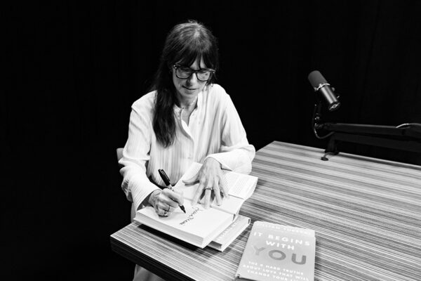 JILLIAN TURECKI_Ep951____Carausel_910x607-2