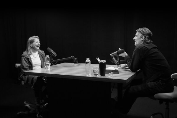 KATIE COURIC_Ep949____Carausel_910x607-1