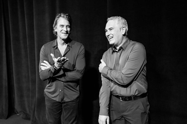 KEVIN HALL_Ep956____Carausel_910x607-2 KEVIN HALL_Ep956____Carausel_910x607-2