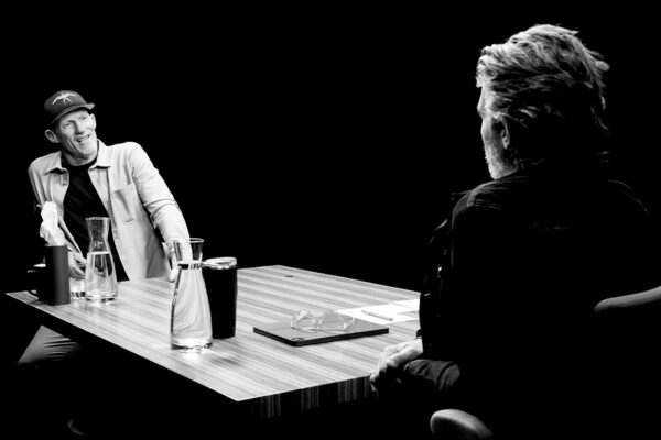 TODD MARINOVICH_Ep952____Carousel_910x607-7