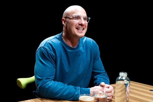 BRAD STULBERG_Ep962____Carousel_910x607-8