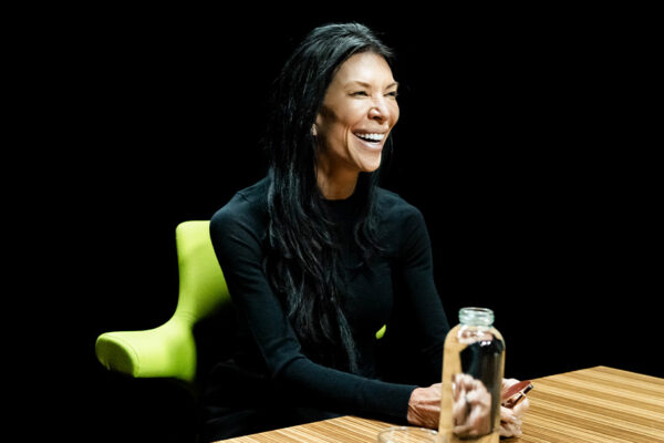 DR. ELIZABETH POYNOR_Ep963____Carousel_910x607-8