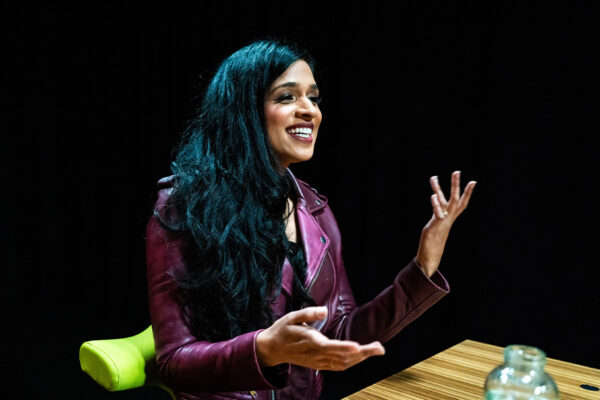 MAYA SHANKAR_Ep960____Carausel_910x607-4 MAYA SHANKAR_Ep960____Carausel_910x607-4