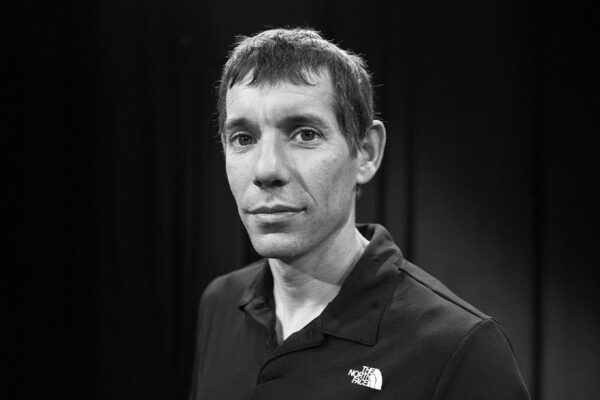 Alex Honnold_Ep966____Carousel_910x607-5